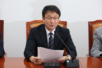 [포토] 정책조정회의서 발언하는 한병도 원내대표