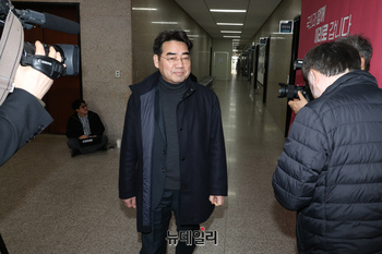 [포토] 재선의원 회동 참석하는 이성권 국민의힘 의원