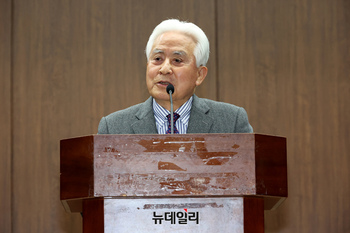 [포토] 김창룡 장군 추모 학술대회서 축사하는 허화평 전 의원