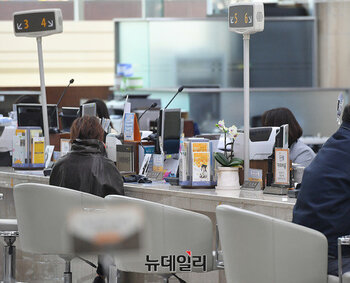 'AI 자동신청' 직접 써보니 … 귀찮아 미뤘던 금리인하 요구, 3분 만에 다 끝났다    