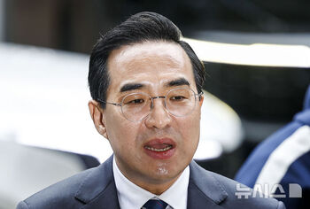 박홍근 "재정의 적극적 역할 필요하나 화수분 아냐" … 추경은 즉답 피해 