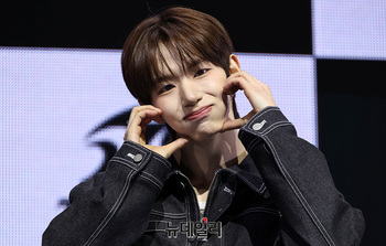 [영상] 튜넥스 성준 '깜찍 볼하트' 