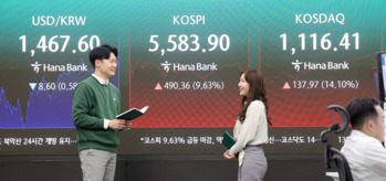 '지옥서 살아온 韓 증시' 코스피, 5580선 회복 … 반도체 투톱 10% 폭등 