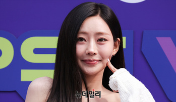 [영상] 키스오브라이프 쥴리 '상큼 볼콕' 