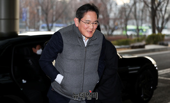 이재용 유럽 출장 마치고 귀국 … 삼성SDI 고객사 미팅 '배터리 수주' 점검