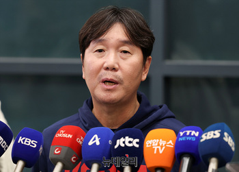 [포토] 입장 밝히는 류지현 감독
