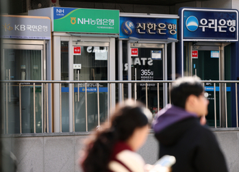 은행 연체율 10년래 최고 … '환율·유가·기업부채' 실물→금융 전이땐 환란급 위기  