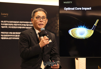 [포토] 신제품 소개하는 마제스티골프 제품총괄 CPO