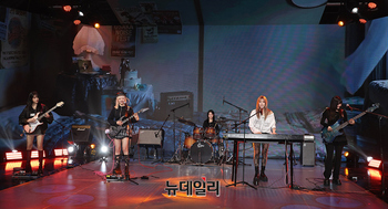 [영상] 밴드로 재탄생한 '레이턴시' 타이틀곡 무대 