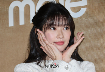 [영상] 정소민 '봄 재촉하는 꽃받침'