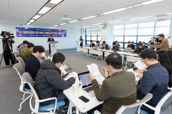 김홍규 강릉시장, 'AI 혁신도시' 강릉 선포 ··· "일자리 1000개 확보"