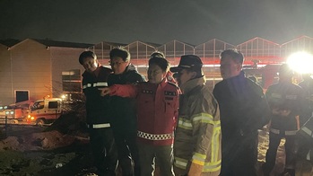 육동한 춘천시장, 동면 장학리 산불 현장 점검 ··· 잔불 정리·뒷불 감시 철저 당부