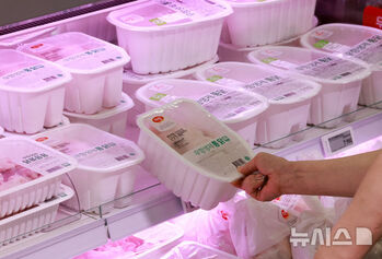 서민 먹거리 물가 줄인상 … 이번엔 닭고기 공급가 두자릿수 급등