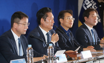 [포토] 최고위서 발언하는 정청래 더불어민주당 대표