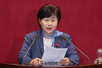 [포토] 인사말 하는 서영교 신임 법사위원장