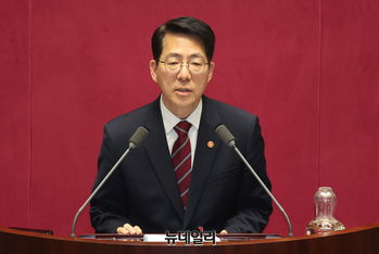 [포토] 본회의 출석한  황종우 해양수산부 장관