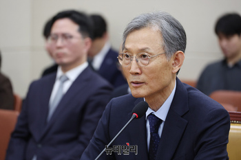 [포토] 답변하는 고광헌 방미심위 위원장 후보자