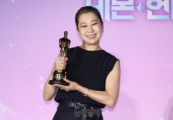 [영상] 케데헌 메기 강 감독 '트로피 수상 주역'