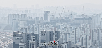 [포토] 미세먼지와 함께 찾아온 봄