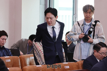 [포토] 검찰 조작기소 의혹 국정조사 출석한 박상용 검사