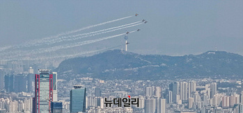 [포토] 봄 하늘 수놓는 '블랙이글스'