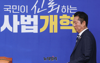 '친명횡재·비명횡사' 재연? … 김관영 이어 비주류 후보 또 '번갯불 징계', 주류엔 방패