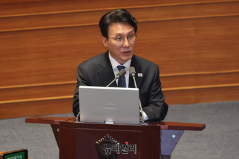 [포토] 경제 관련 대정부질문서 답변하는 김민석 국무총리