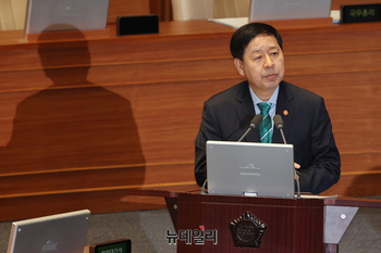 [포토] 대정부 질문 출석한 구윤철 부총리 겸 재정경제부 장관