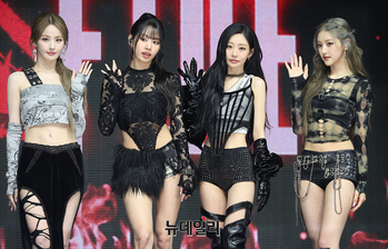 [영상] 키스오브라이프 '후 이즈 쉬'로 컴백