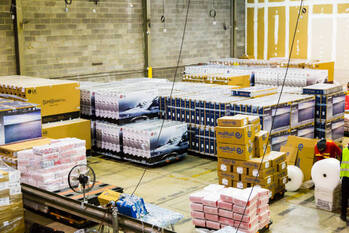 고환율에 유가 뛰자 배송비 올랐다 … 해외직구 넘어 유통가 '비상'