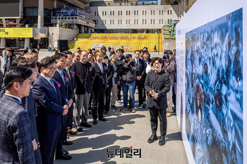 [포토] 광화문 광장서 열린 '제62회 한국보도사진전'
