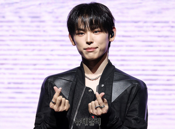 [영상] 키빗업 태환 '깜찍 하트'