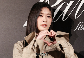 [영상] 정소민 '사랑스러운 하트'