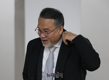 [포토] 공판 출석하는 이일준 삼부토건 회장