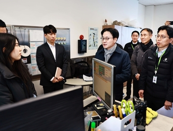 노봉법·기름값 처방 … '탁상 행정'에 기업만 골탕 먹는 나라