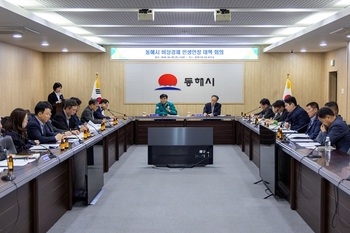 [포토뉴스] 심규언 동해시장, '비상경제 민생안정 대책회의' 개최