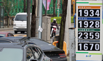 "배송비 오르고 컵·빨대 가격 20% ↑" … 미·이란 협상 결렬에 유통가 '부담 확대'