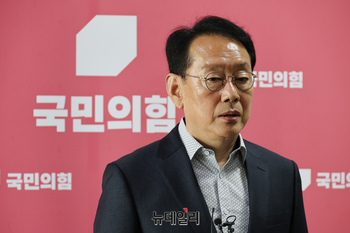 [포토] '부산 북갑 무공천' 관련 입장 밝히는 김도읍 의원