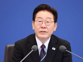 '이화영 변호' 특검보 논란 … '임명권자' 李 대통령에 불똥 