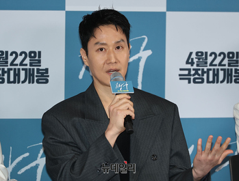 [포토] 영화 '짱구' 연출·주연 맡은 정우