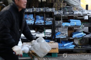 나프타 쇼크에 비닐봉투값 인상 현실화 … 홈플러스 매직나우도 '200원' 유상