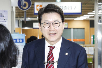 [포토] 증인 출석하는 신동욱 의원