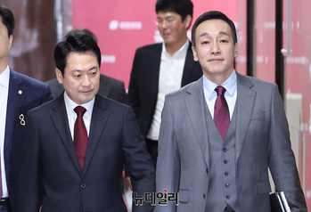 [포토] 방미 마치고 돌아온 장동혁-김민수 