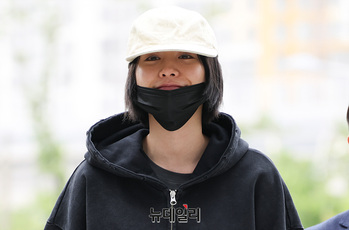 [포토] '강도 피해' 나나, 법원 증인 출석