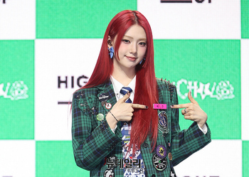 [영상] 신예 언차일드 박예은 '시선집중 빨간머리'