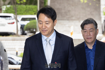 [포토] '정치자금법' 재판 출석하는 오세훈
