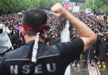 삼성전자, 파업 결의대회 앞두고 뒤숭숭 … 휴가 쓴 직원들, 주주들은 맞불 집회
