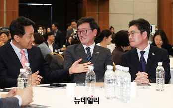 [포토] 대화나누는 오세훈-곽경인-정원오 