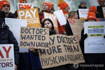 교섭요구 벌써 1000건 … 유럽이 겪은 '파업·임금의 비용', 韓서도 시작됐다