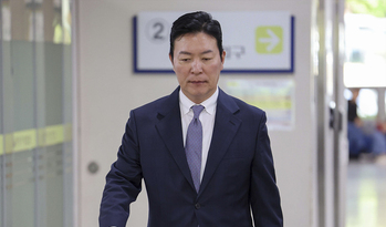 [포토] 법정 향하는 김성훈 전 대통령 경호처 차장 